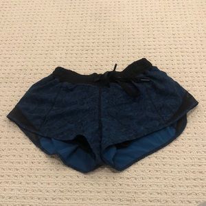 Lululemon size 4 hotty hot shorts